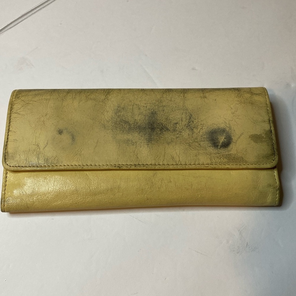 Hobo yellow long magnetic snap closure wallet